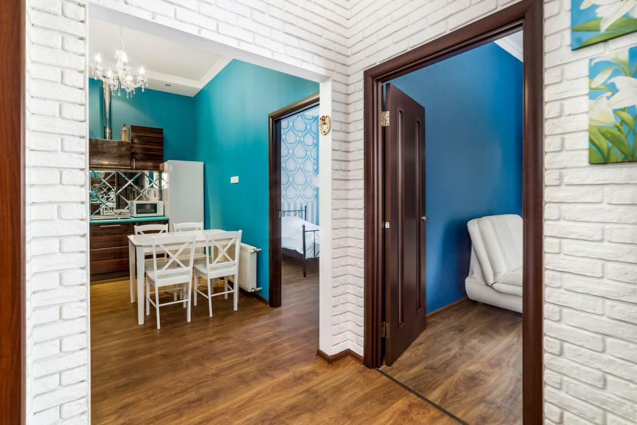 Stylish Apartment With A Balcony Overlooking The Park โอเดสซา ภายนอก รูปภาพ