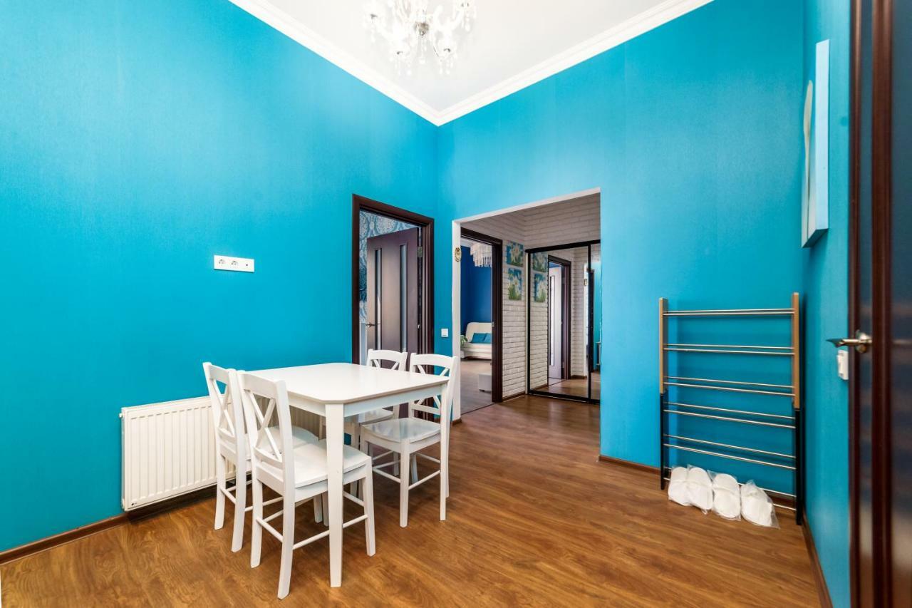 Stylish Apartment With A Balcony Overlooking The Park โอเดสซา ภายนอก รูปภาพ