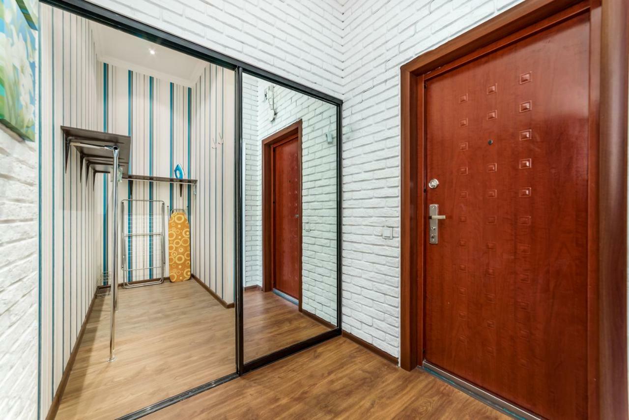 Stylish Apartment With A Balcony Overlooking The Park โอเดสซา ภายนอก รูปภาพ