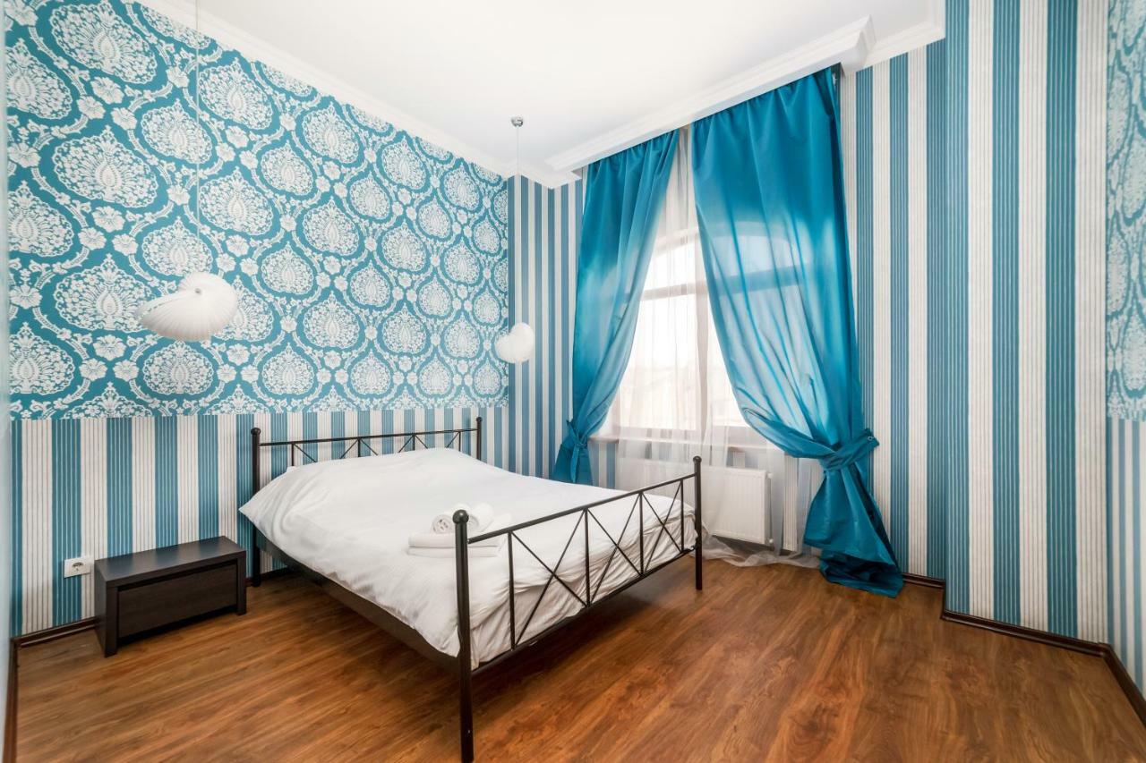 Stylish Apartment With A Balcony Overlooking The Park โอเดสซา ภายนอก รูปภาพ
